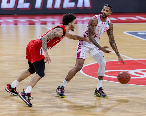 CBA：常规赛排名落定 山东高速男篮季后赛首轮对阵北京北控男篮.