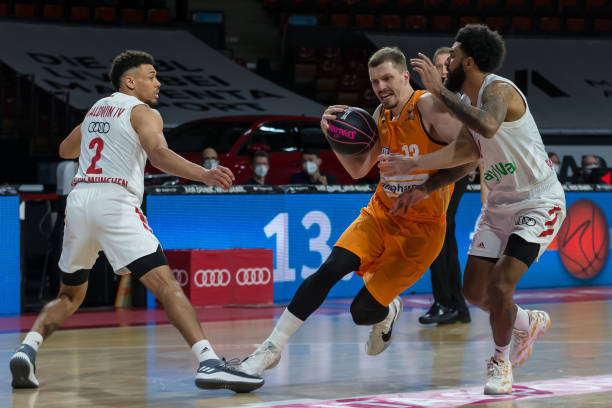 尤其在落后 尤其在落后