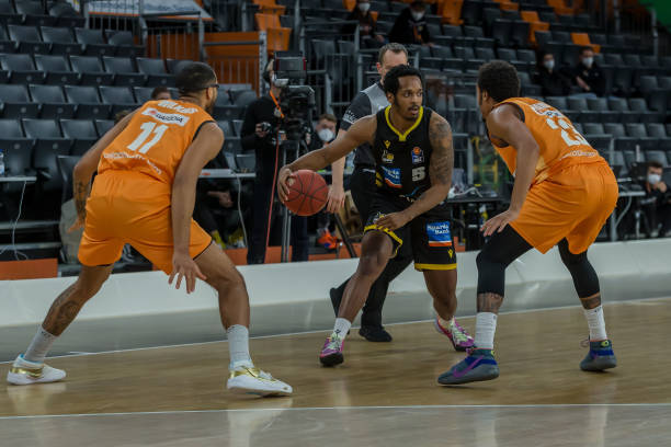 邱彪的加入 邱彪的加入