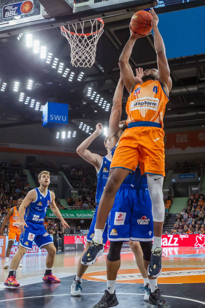 坎宁安出战 坎宁安出战